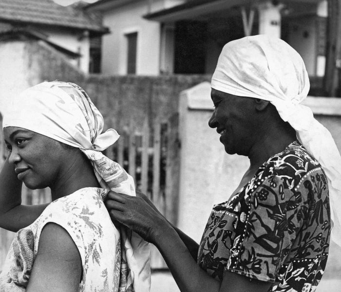 “Ruth de Souza e Carolina Maria de Jesus no Canindé”, 1961. George Torok (fotógrafo). Acervo Ruth de Souza.